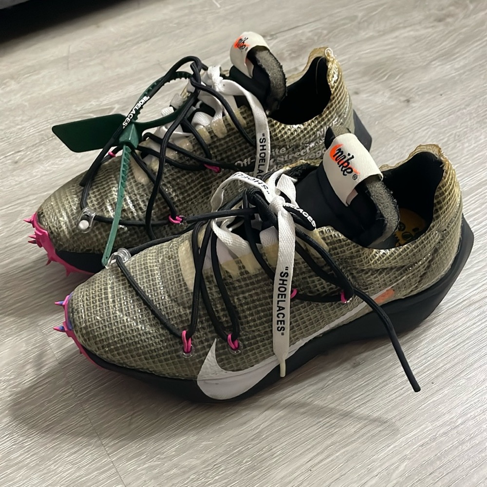 OFF-WHITE x WMNS VAPOR STREET 'LASER FUCHSIA' size 5